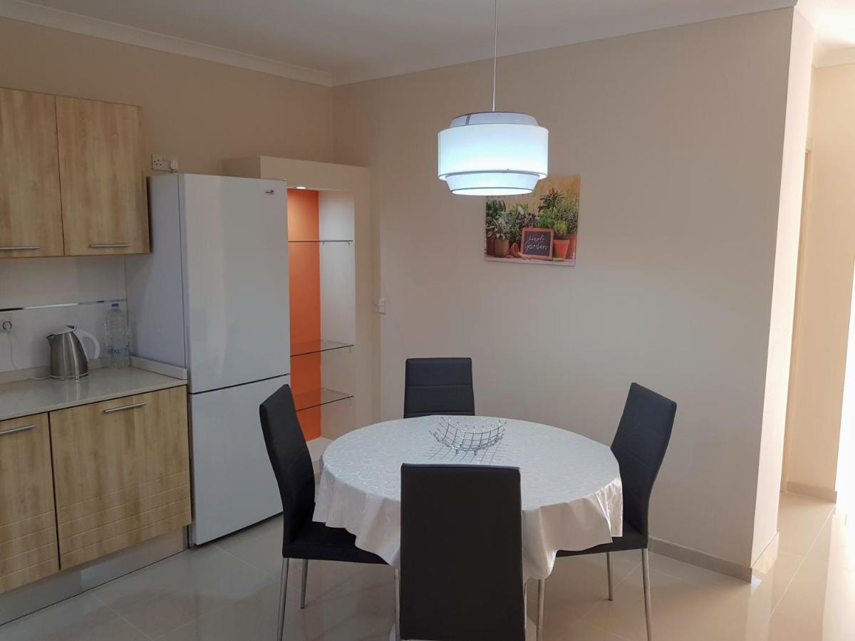 Charming Apartment-Wifi-Sleeps 5 Marsaskala Buitenkant foto